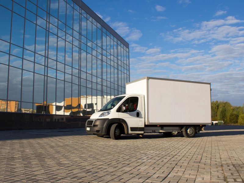 ts cargo usługi transportowe z windą załadowczą